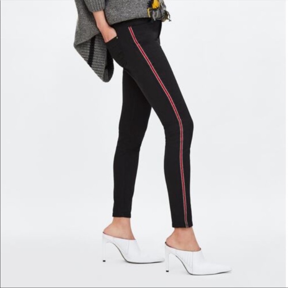NWT ZARA | Midrise Skinny Jeans in Black -NWT Size 4